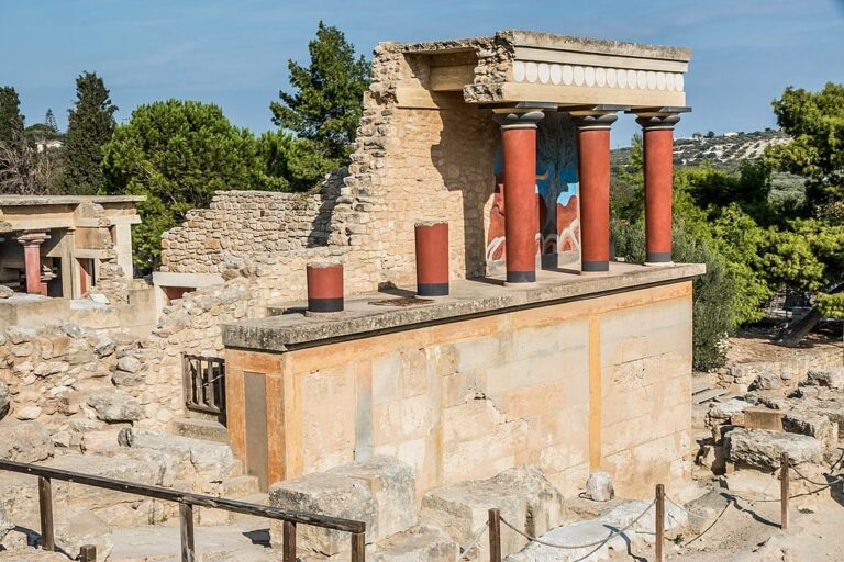The Mystery of the Oldest Throne in Europe at the Palace of Knossos