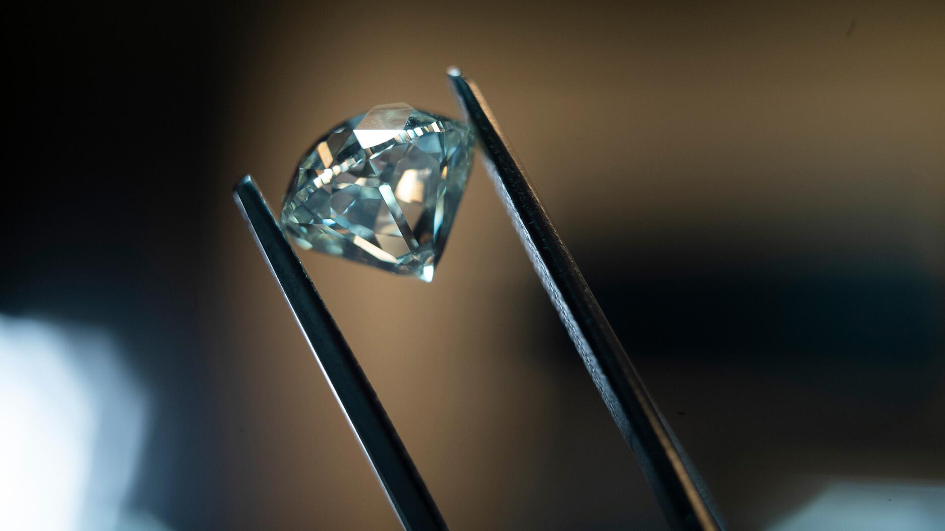Will Natural Diamonds Cease to be Sold in the Near future?